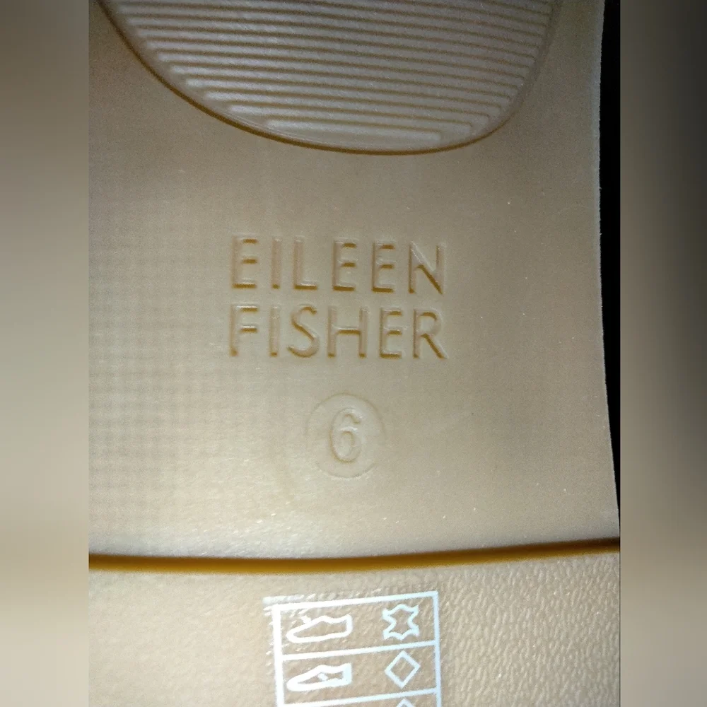 Eileen Fisher (Size 6) Nude Rato Strappy  Comfort Slipon Casual Open Toe Sandals